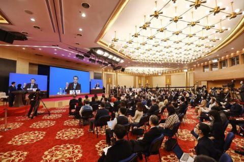 李克強：今年政府支出更多向民生領(lǐng)域傾斜，特別是義務(wù)教育和基本醫療