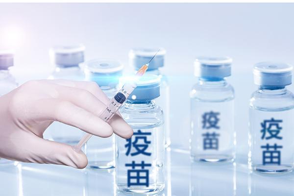 我國新冠疫苗累計接種近24億劑次，專(zhuān)家回應熱點(diǎn)問(wèn)題